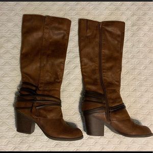 Brown boots- never worn